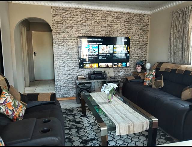 3 BEDROOM HOUSE FOR SALE IN MOTHERWELL NU 7